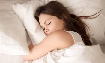 Seberapa Sering Anda Harus Mengganti Seprai Tempat Tidur? Begini Pendapat Ahli