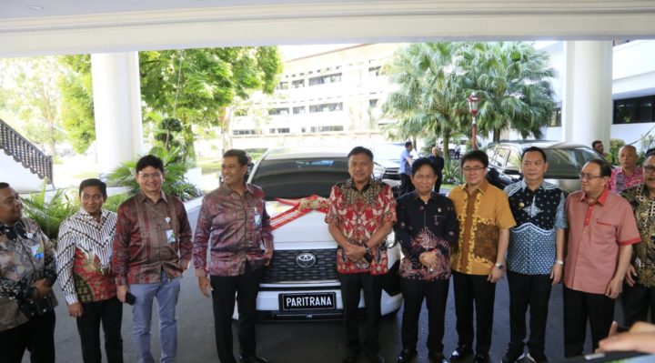 Gubernur Olly “Reyen” Mobil Baru Innova Hybrid Usai Sulut Sabet Paritrana Award