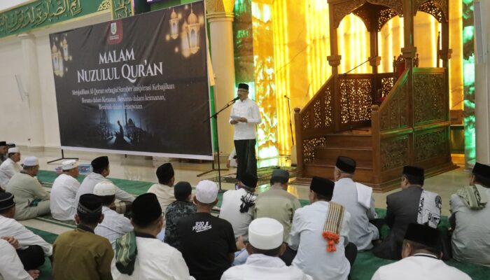 Pj. Wali Kota Hadiri Peringatan Nuzulul Quran di Masjid Agung Baitul Makmur