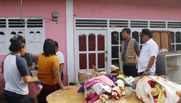 Wagub Kandouw Langsung Turun Tinjau Kondisi Korban Bencana di  Bitung