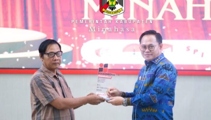 Hadiri Festival Anti Korupsi, Tendean Terima Penghargaan Desa Anti Pungli dan Korupsi