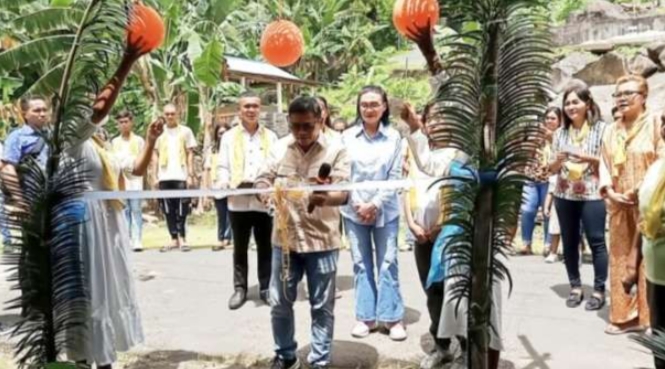 Wabup Makainas Resmikan Pantai Wisata Bulangang