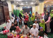 Buka Puasa Bersama Muslimat NU Sulut, Sekretaris PKK Sulut Serahkan Bantuan ke Anak Yatim