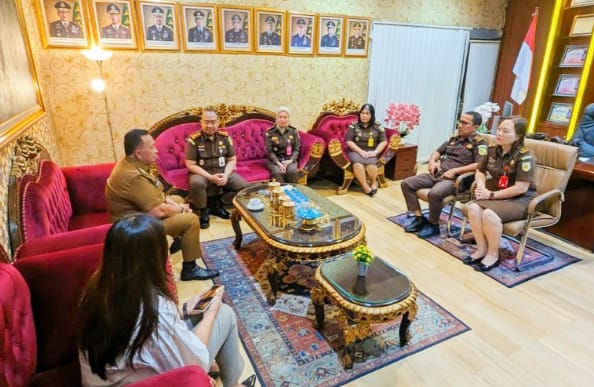 Bupati Robby Silaturahmi ke Kejaksaan Negeri Minahasa