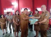 Bupati Minahasa Serahkan 206 Sertifikat PTSL di Desa Wolaang Langowan Timur