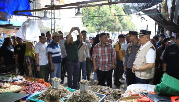 Pj Wali Kota Bersama Kapolres Pantau Harga Bapok di Pasar 23 Maret Dan Pasar Poyowa