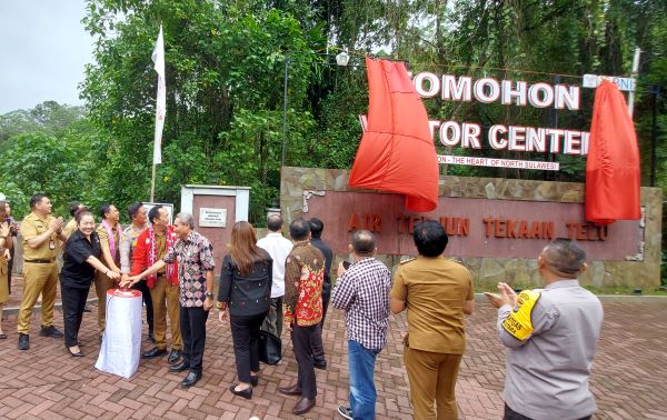 Tomohon, BPPD Tomohon Visitor Centre, Lucia Goni