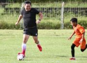Wagub Sulut Asyik Main Sepakbola Bersama Pemain U12 dan U10